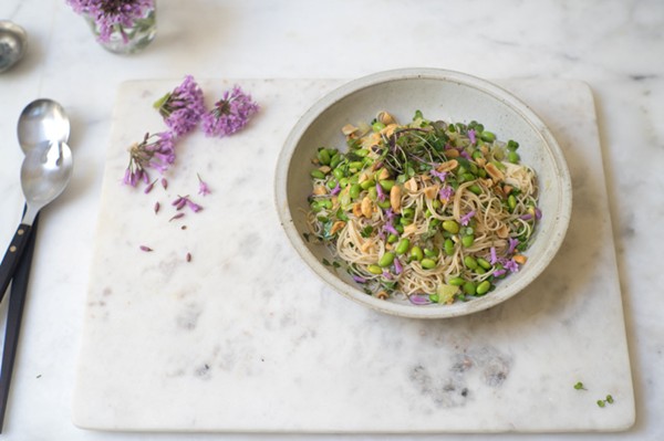 Pomelo noodle salad