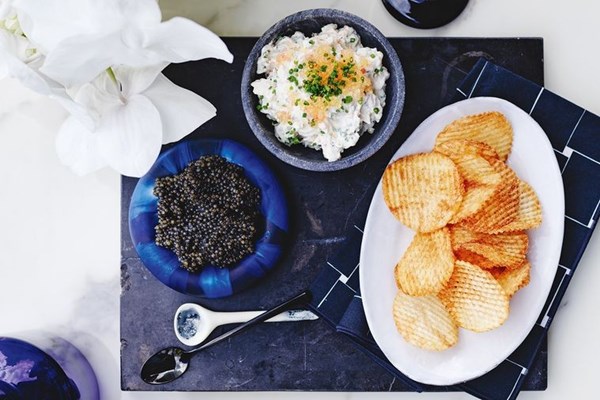Pommes gaufrettes, bugs, finger lime & caviar