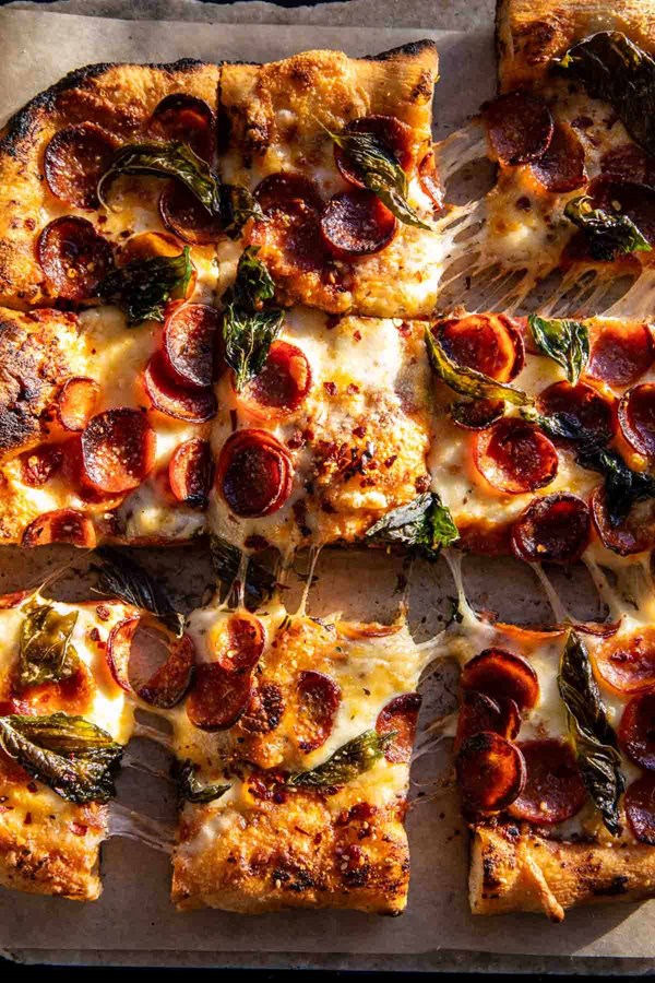 Pomodoro pepperoni pizza