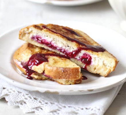 Poor Knights of Windsor with blackberry compote