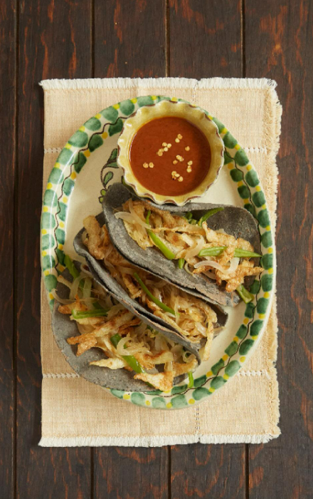 Poor tacos with potato peelings (Tacos de pobre con cáscara de papa)