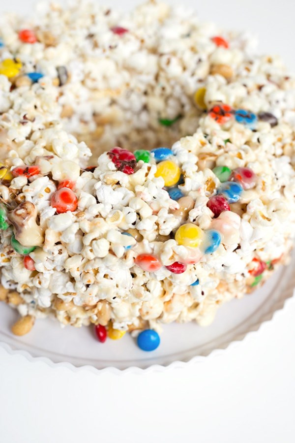 Popcorn cake
