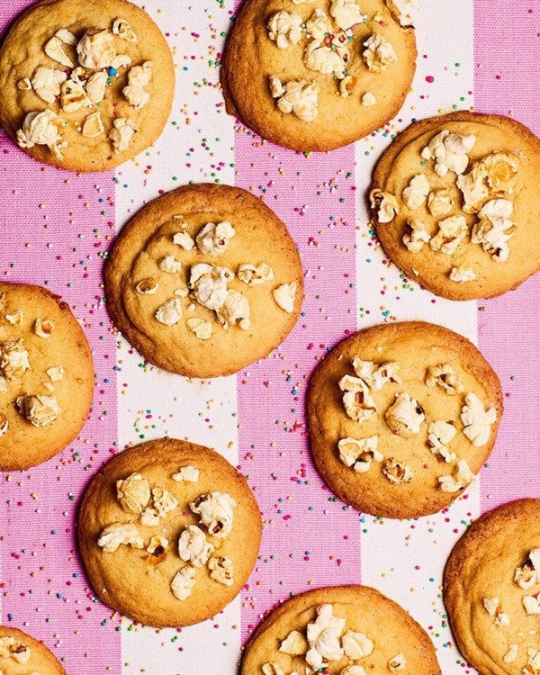 Popcorn cookies