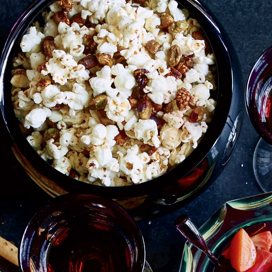 Popcorn with sesame-glazed pistachios
