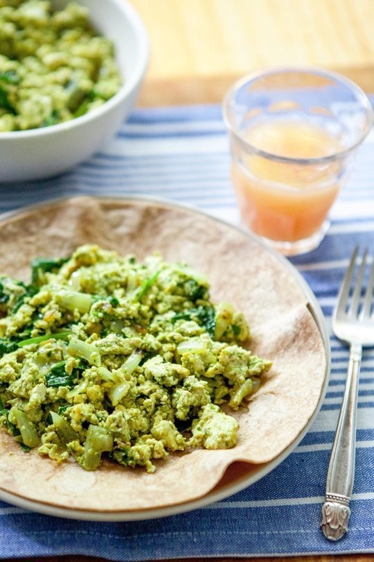 Popeye pesto tofu scramble