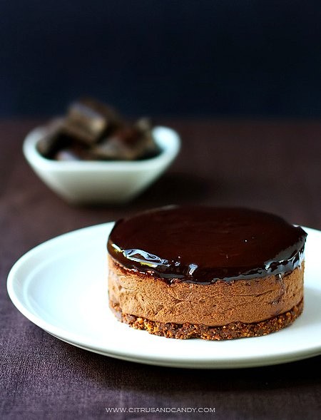 Popping candy chocolate cake