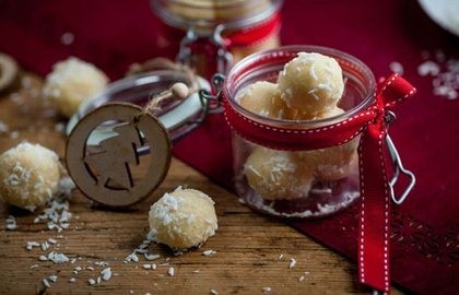 Popping coconut snowballs