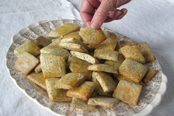 Poppy seed cookies (Mohn kichlach) [Stacey Hardwood-Lehman]