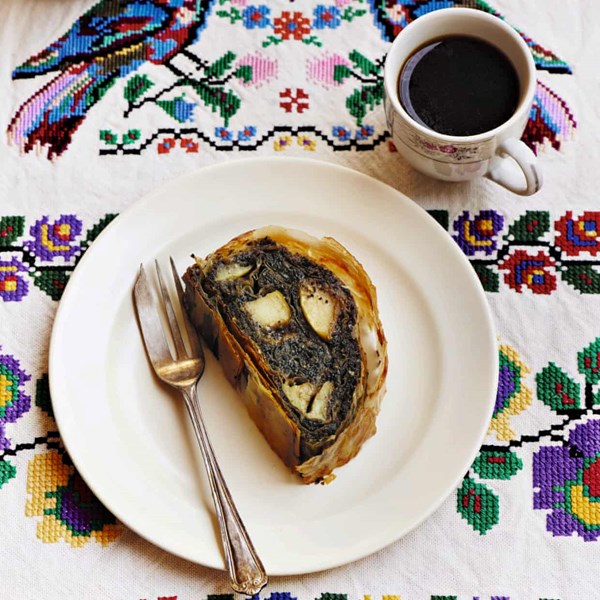 Poppy-seed, pecan and apple strudel