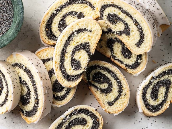 Poppy seed roll