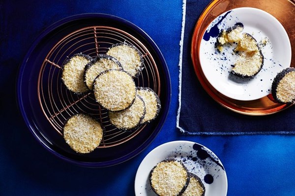 Poppyseed cheese biscuits