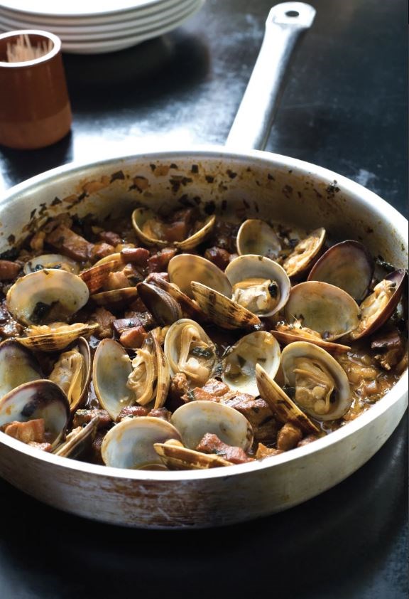 Pork and clams, Alentejo style (Porco à Alentejana)