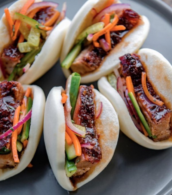 Pork belly bao with Asian slaw (How bao dat)