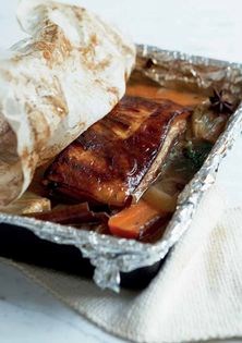 Pork belly confit with apples (Poitrine de porc confite aux pommes)