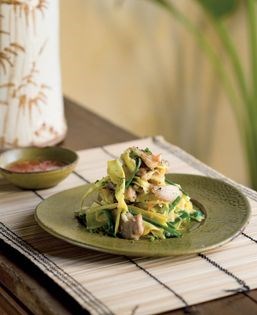 Pork belly stir-fried with bamboo shoots (Thit ba roi xào măng)