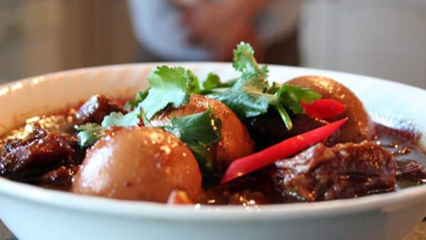 Pork braised in coconut juice with eggs