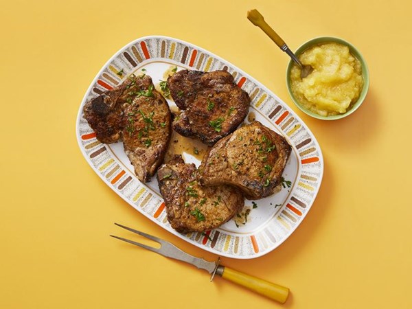 Pork chops and applesauce