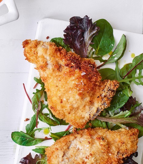 Pork chops stuffed with spinach, goat's cheese and sun-dried tomatoes