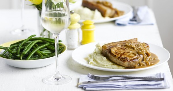 Pork chops with apple mash