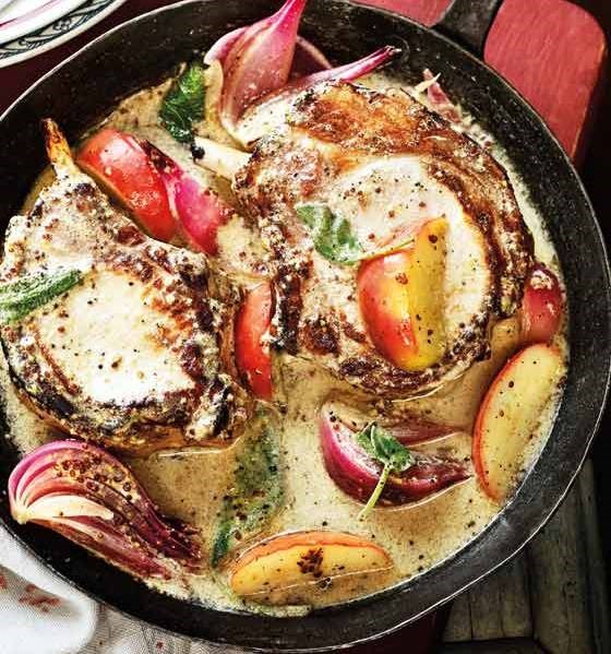 Pork chops with apples and mustard sauce