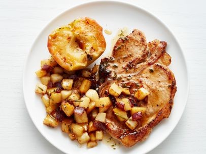 Pork chops with baked apples