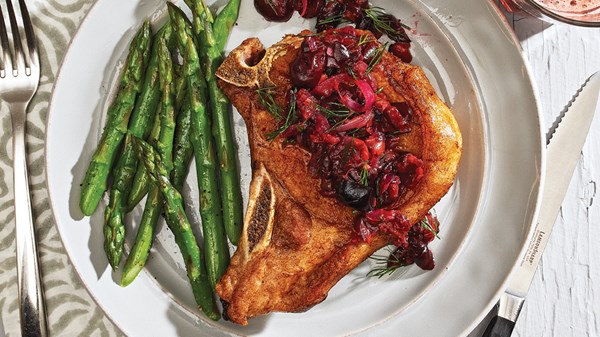 Pork chops with cherry relish