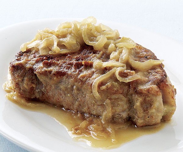 Pork chops with green chiles and onions
