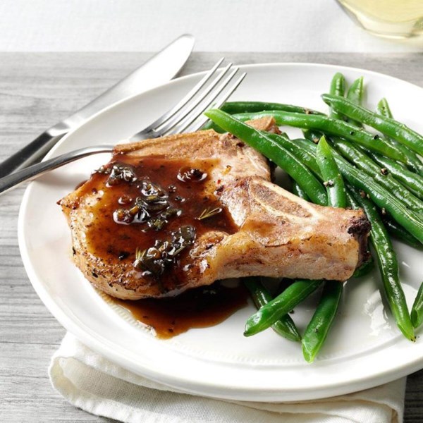 Pork chops with honey-balsamic glaze