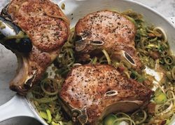 Pork chops with leeks in mustard sauce