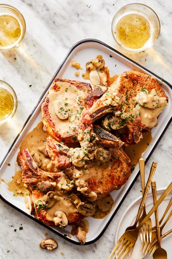 Pork chops with mushrooms and shallots