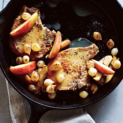 Pork chops with roasted apples and onions