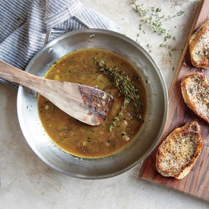 Pork chops with thyme pan sauce