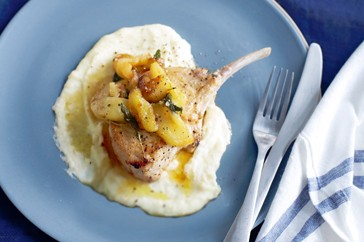 Pork cutlet with parsnip mash and pan-fried apples