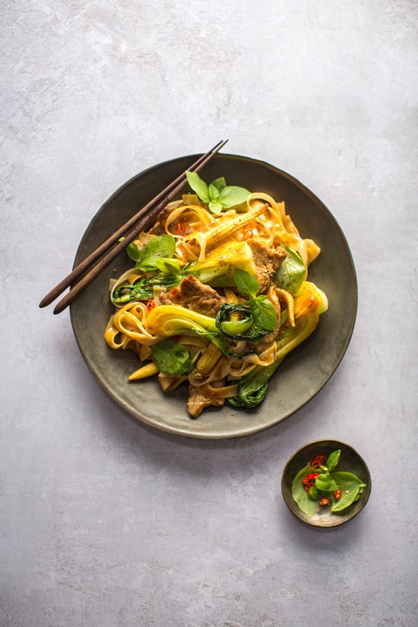 Pork drunken noodles