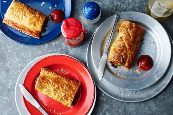 Pork, fennel and apple sausage rolls