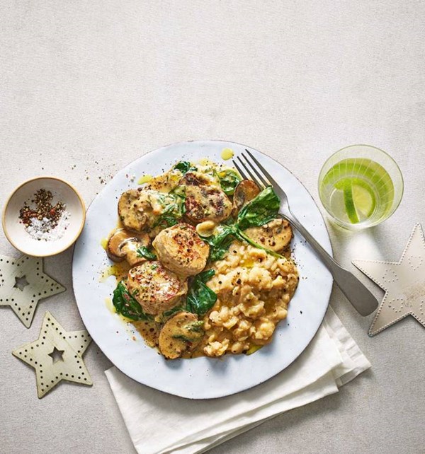 Pork fillet with garlicky mushroom gravy