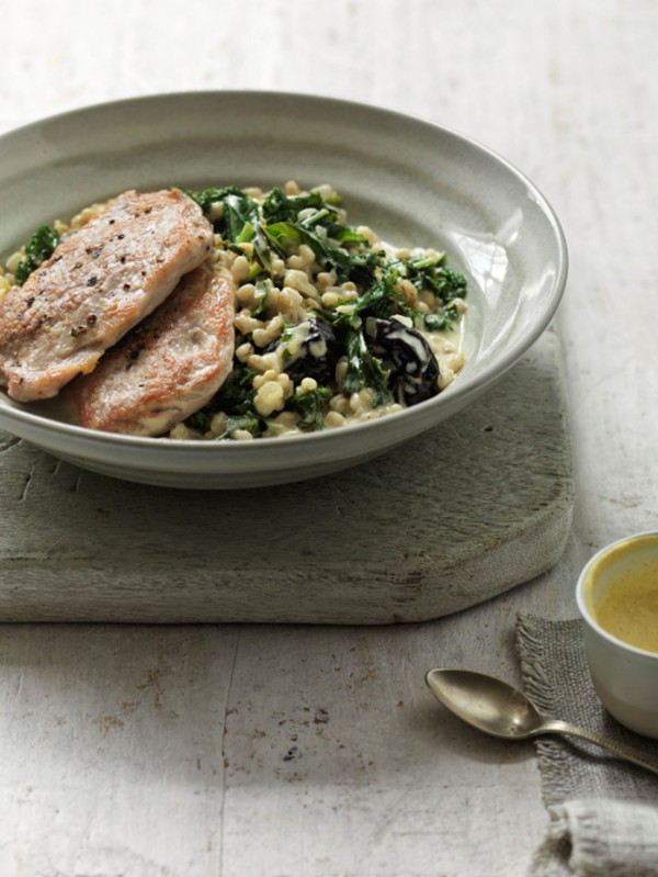 Pork fillet with prunes, mustard and barley