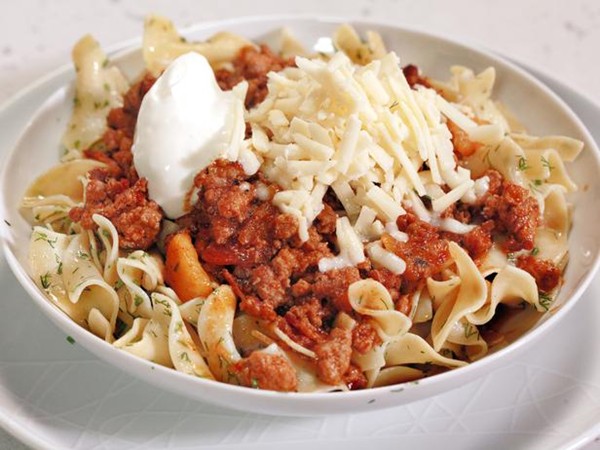Pork goulash with apple & onion