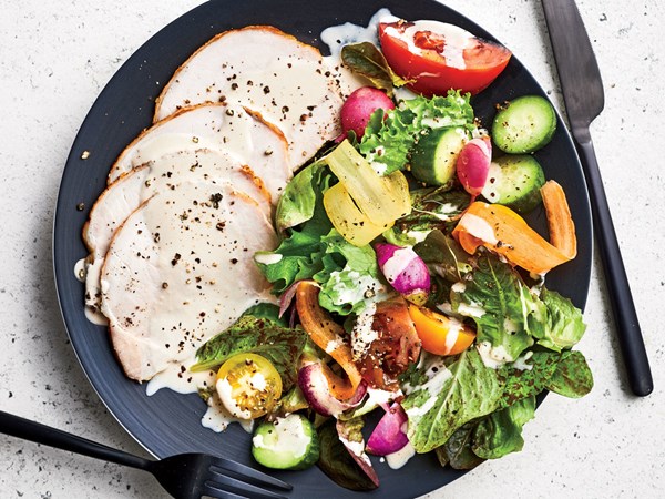 Pork loin with tonnato sauce and summer salad