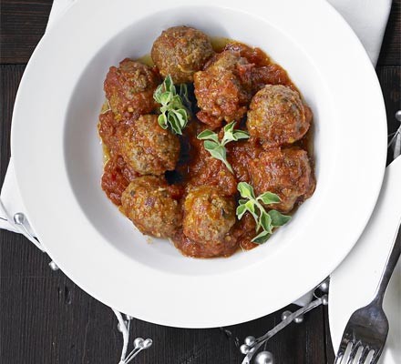 Pork meatballs with tomato and orange sauce