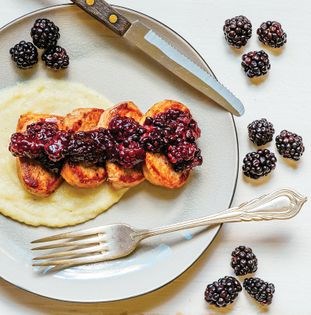 Pork medallions with blackberry compote and cauliflower purée