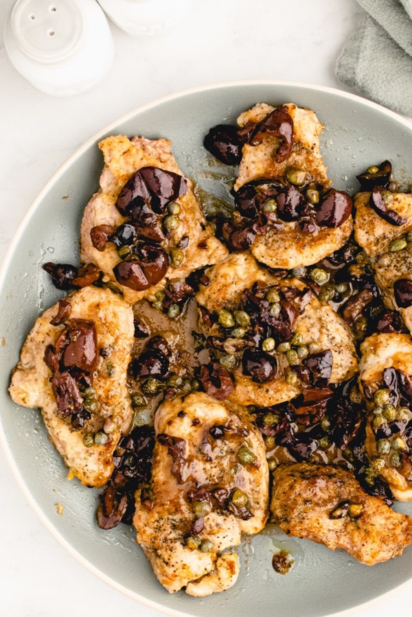 Pork medallions with olive-caper sauce