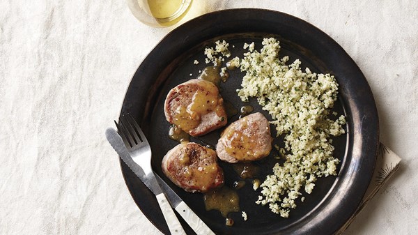 Pork medallions with whisky-marmalade sauce