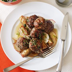 Pork polpettine with cider and red apples