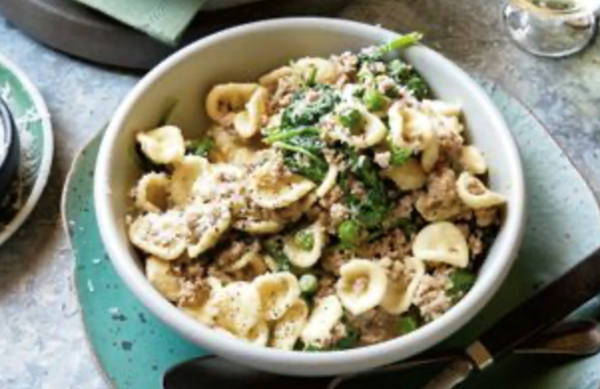 Pork ragu with peas and spinach