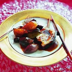 Pork rib roast with oranges & red onions