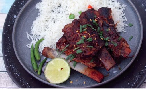 Pork ribs in spicy garlic chili sauce (Pork vindaloo)