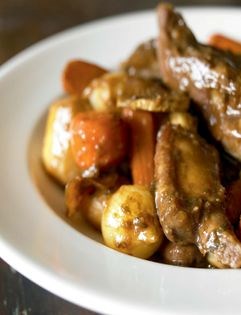 Pork ribs with fresh ginger (Jeyook kalbi chim)