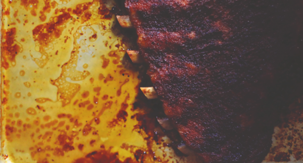 Pork ribs with guava BBQ sauce (Costillas de cerde con salsa BBQ de guayaba)