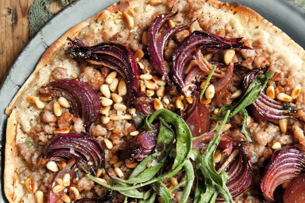 Pork, sage & onion pizza with spiced apple sauce